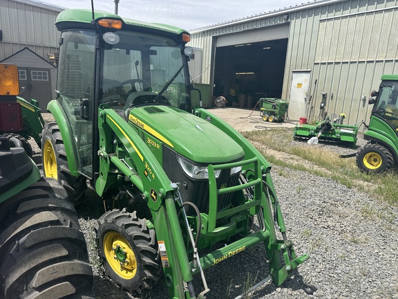 2022 John Deere 3033R