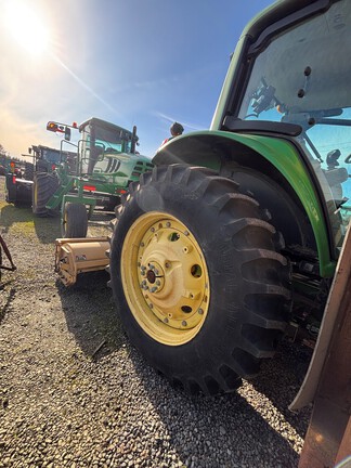 2011 John Deere 7330