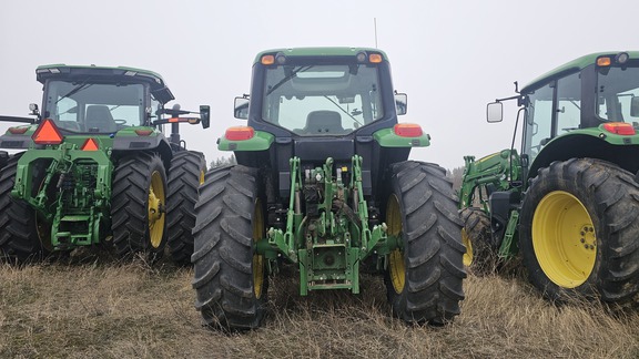 2016 John Deere 6120M