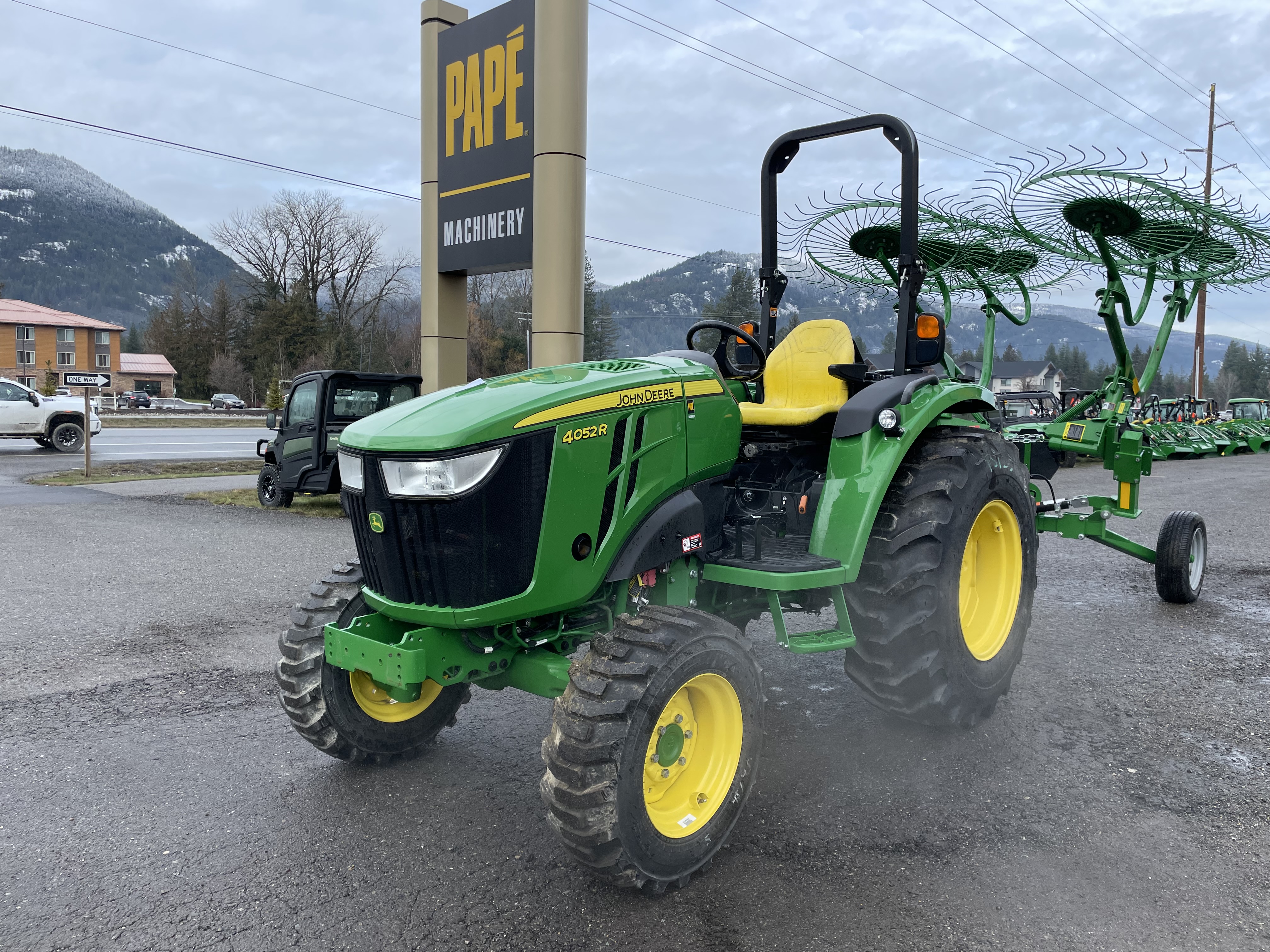 2023 John Deere 4052R