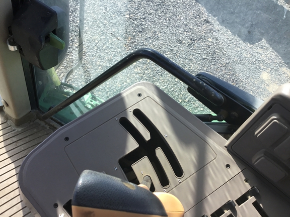 2016 John Deere 6130M