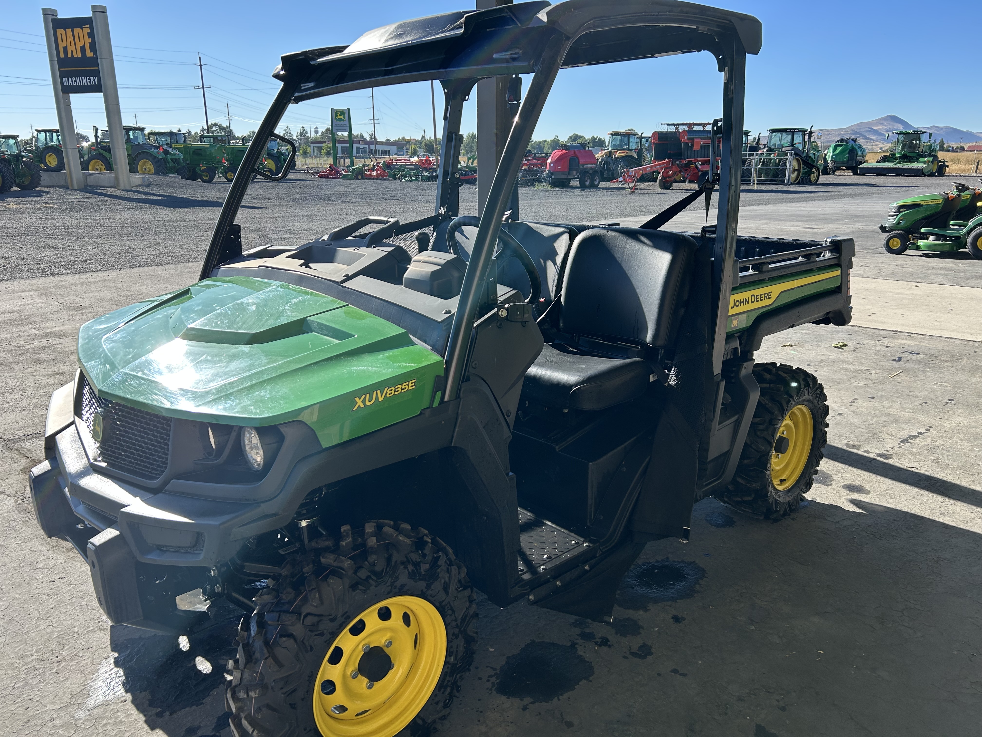 2023 John Deere 835E