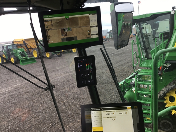 2025 John Deere S7700