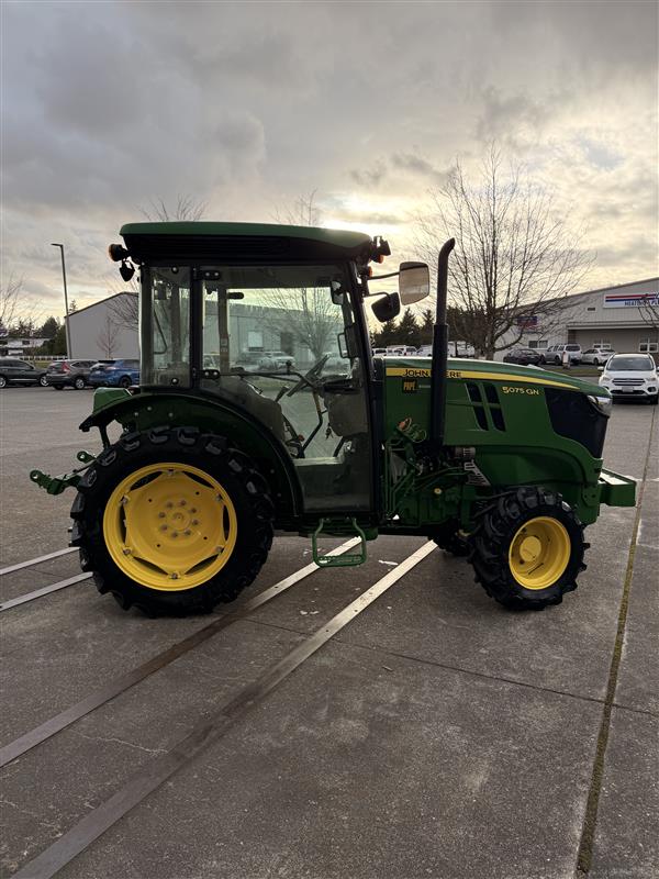 2023 John Deere 5075GN