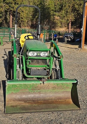 2012 John Deere 2320