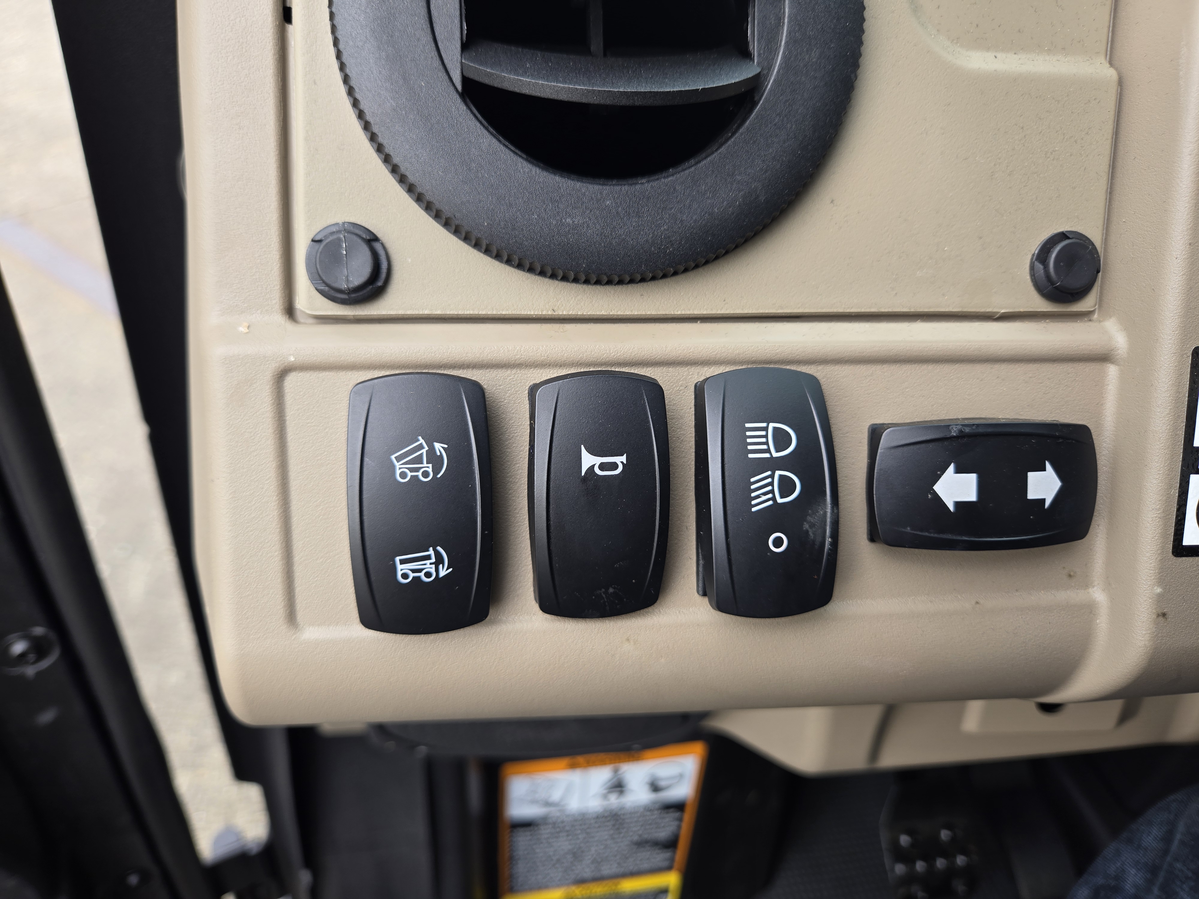 2025 John Deere 845R