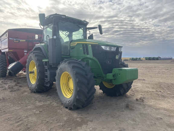 2025 John Deere 7R270
