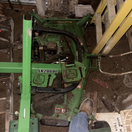 2011 Frontier LR2060