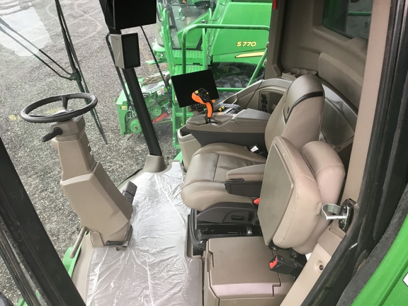 2025 John Deere S7800