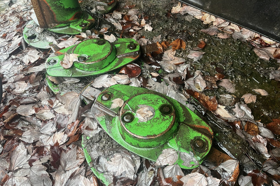 2021 John Deere R200