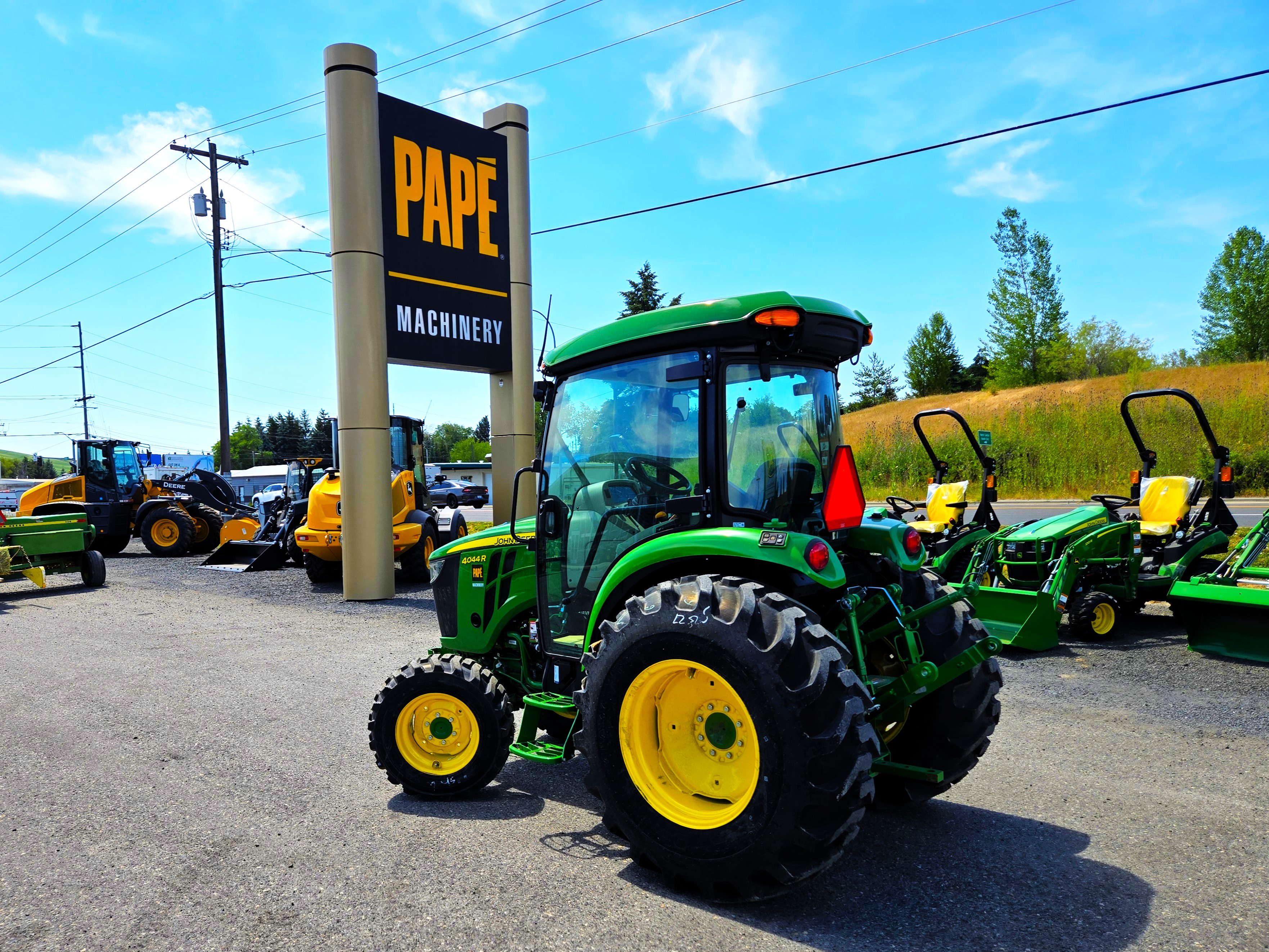 2024 John Deere 4044RC