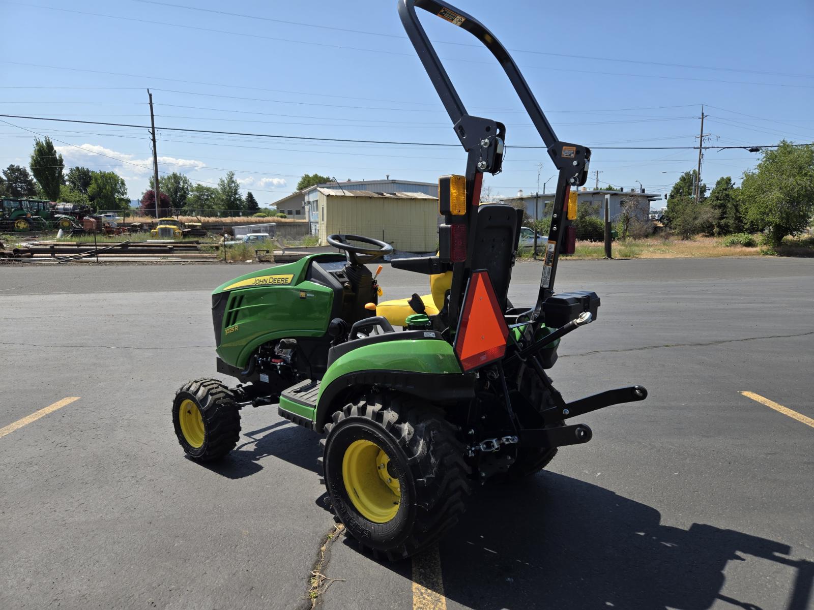 2023 John Deere 1025R
