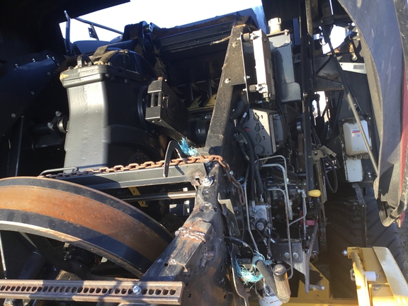 2019 New Holland 340+