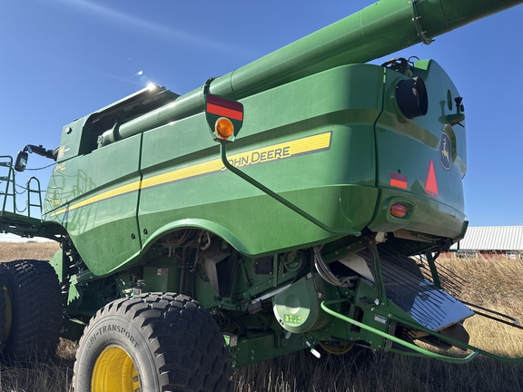 2023 John Deere S780