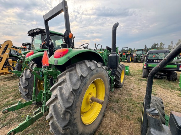 2017 John Deere 6130M