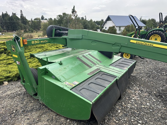 2015 John Deere 830