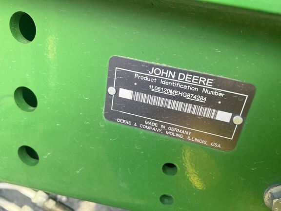 2017 John Deere 6120M