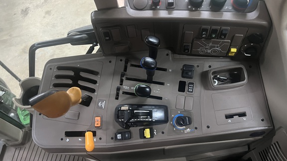 2017 John Deere 6120M