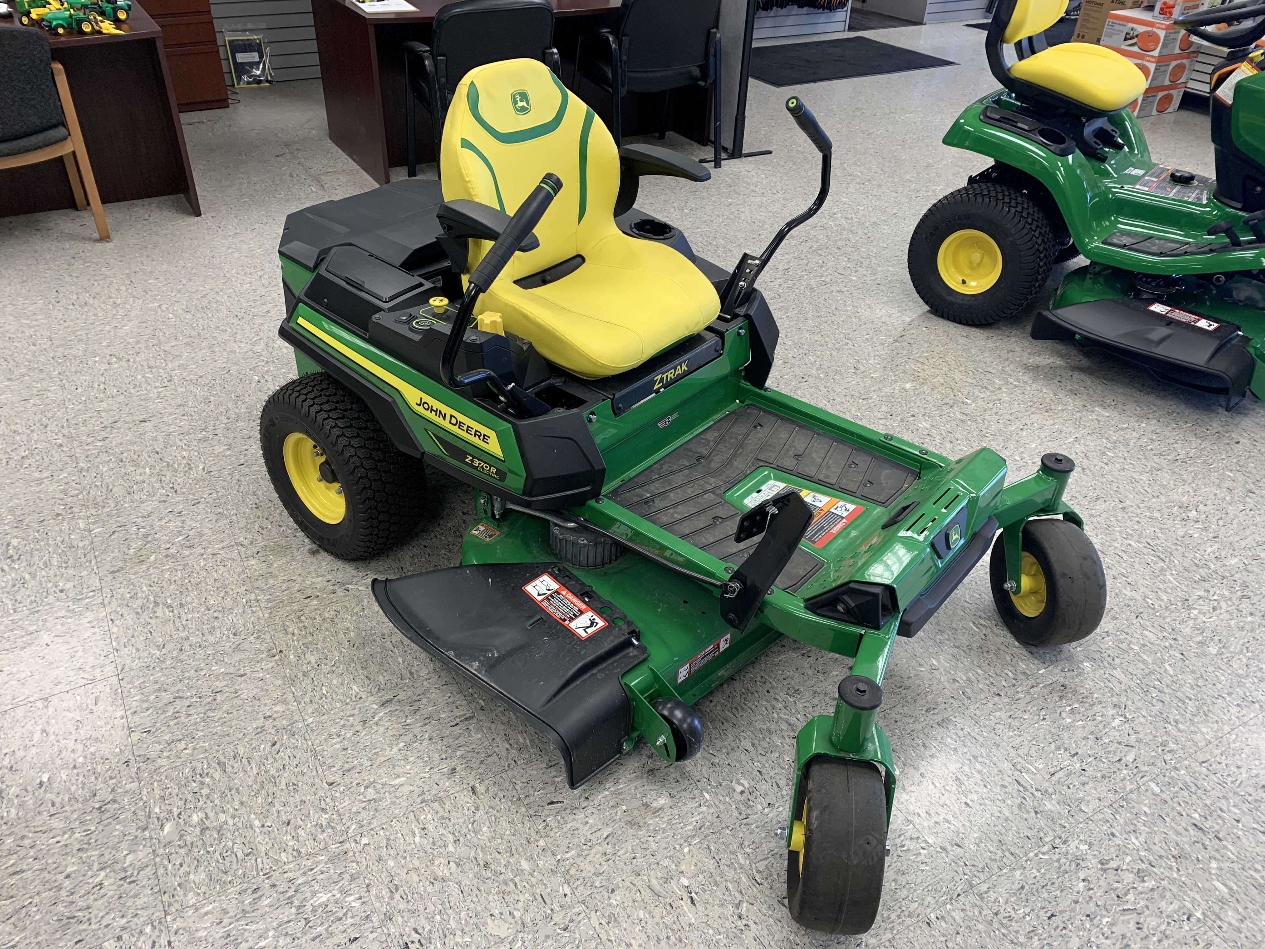 2024 John Deere Z370R