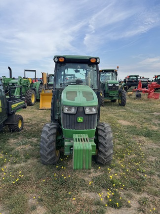2017 John Deere 5090GN