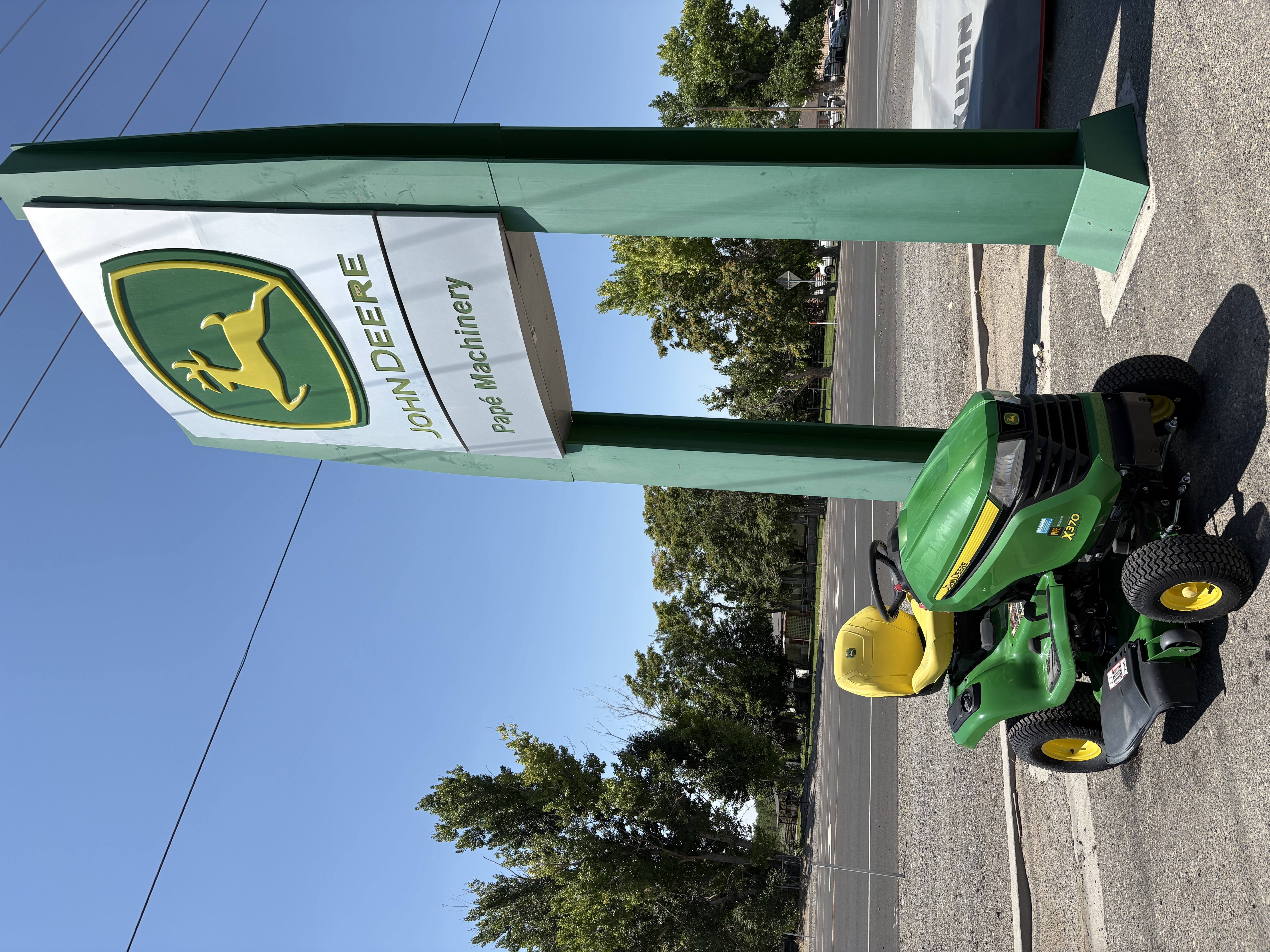 2023 John Deere X370