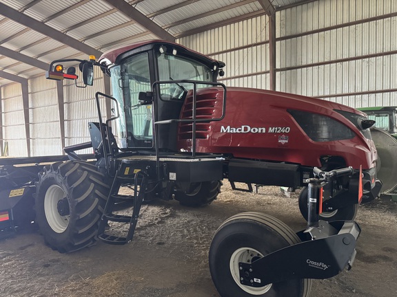 2021 Macdon M1240