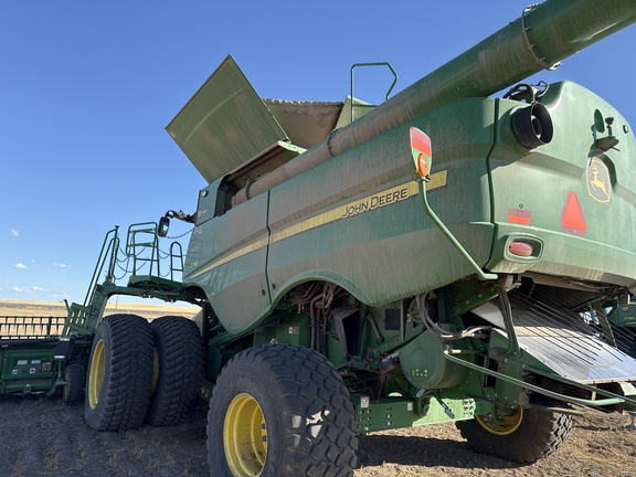 2023 John Deere S780