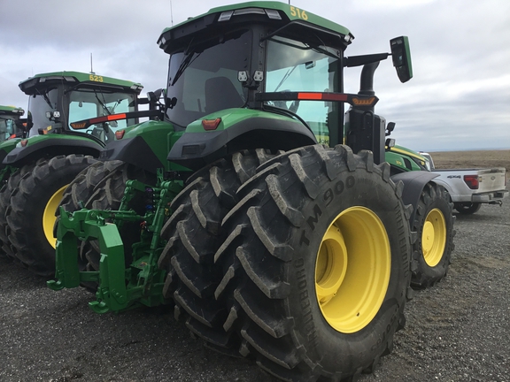 2025 John Deere 8R370