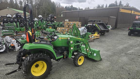 2017 John Deere 2038R