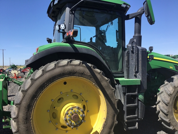 2023 John Deere 8R310