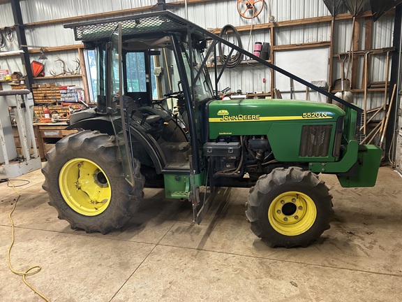 2004 John Deere 5520N