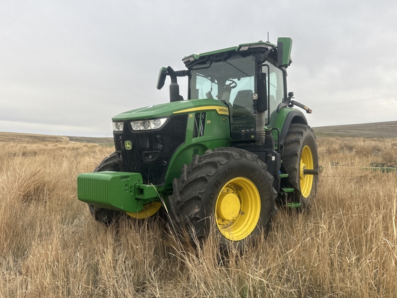 2025 John Deere 7R270