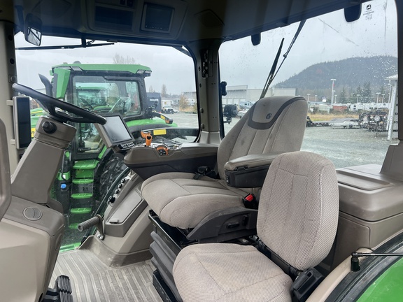 2022 John Deere 8R 280