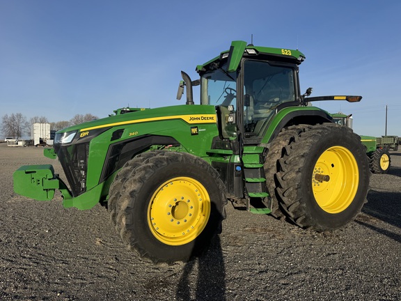 2025 John Deere 8R340