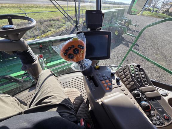 2016 John Deere W235