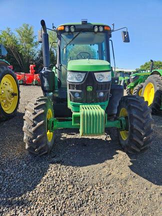 2017 John Deere 6110M