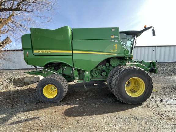 2015 John Deere S690
