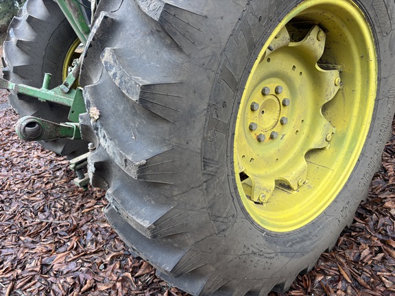 1990 John Deere 2355