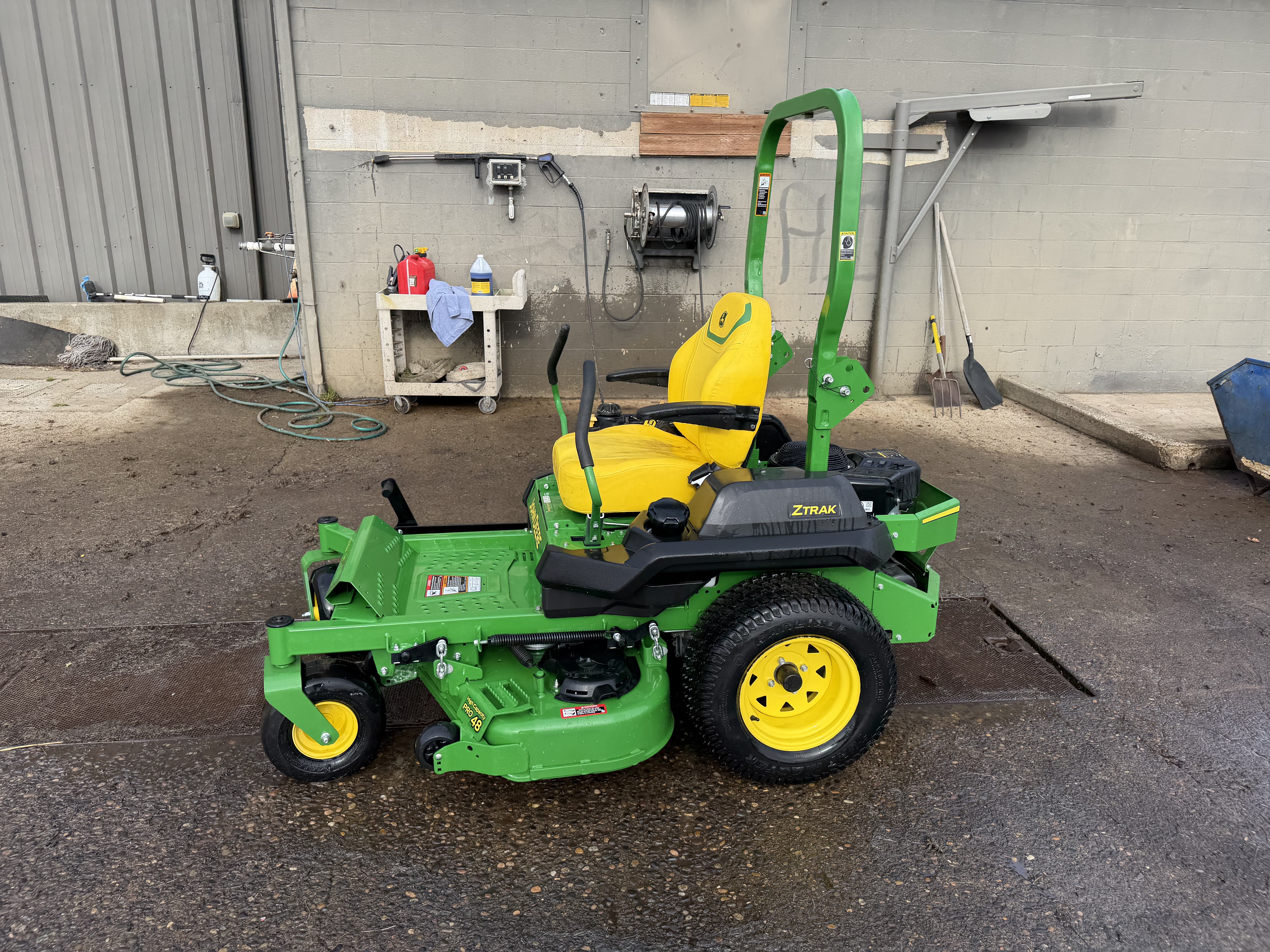 2023 John Deere Z735M