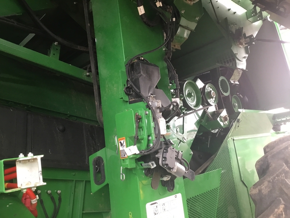 2025 John Deere S7700