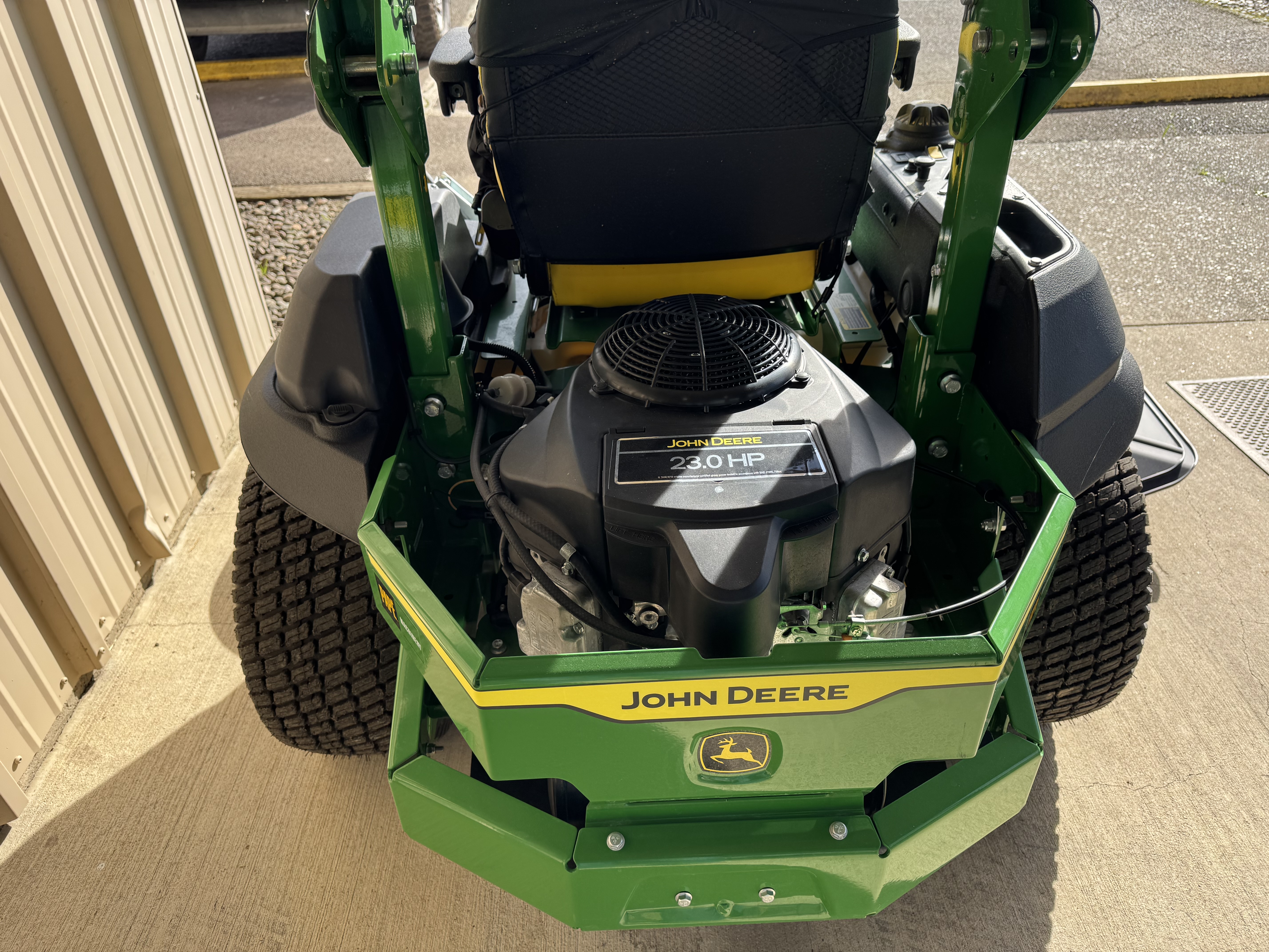 2023 John Deere Z720E