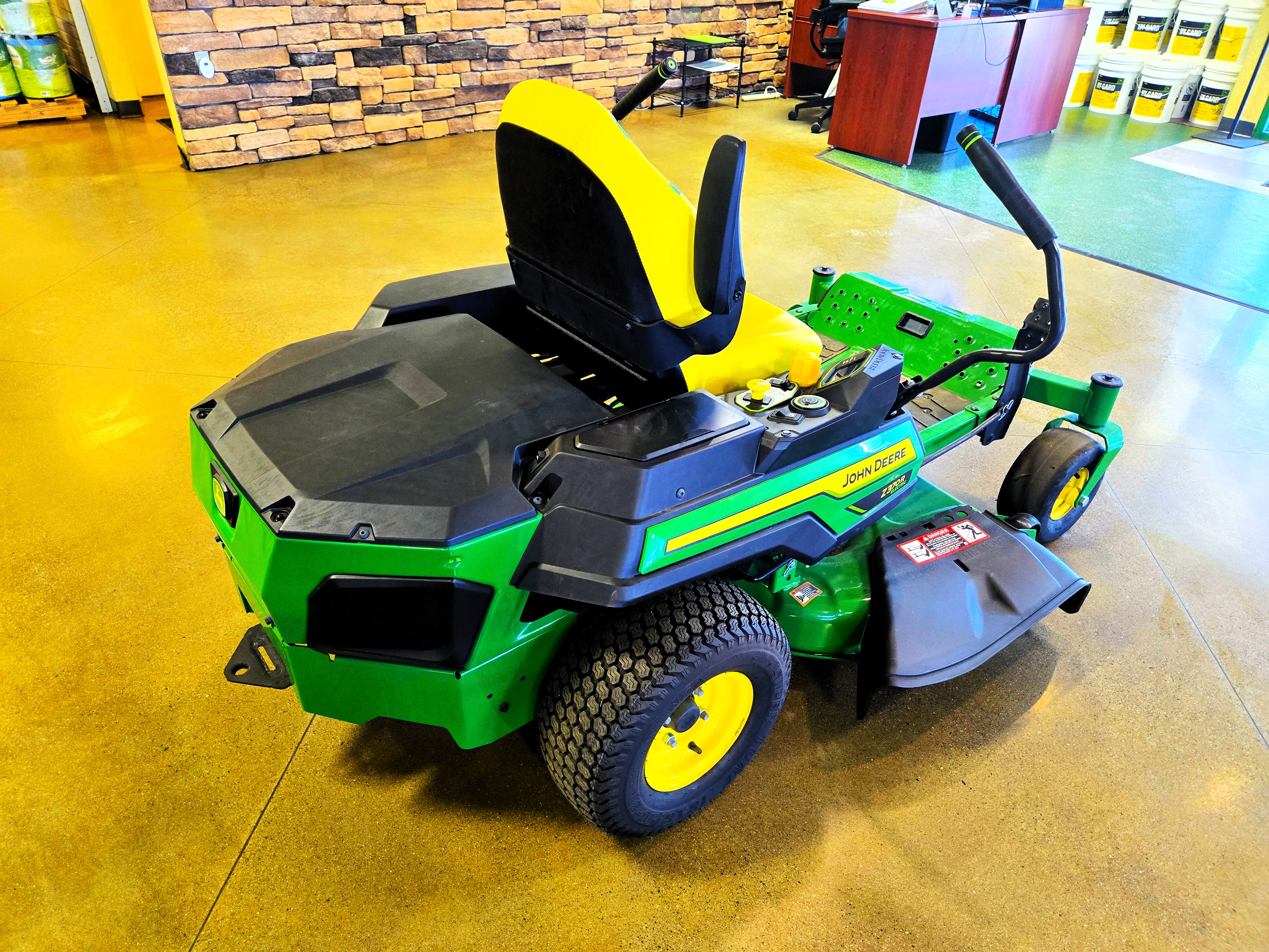 2023 John Deere Z370R