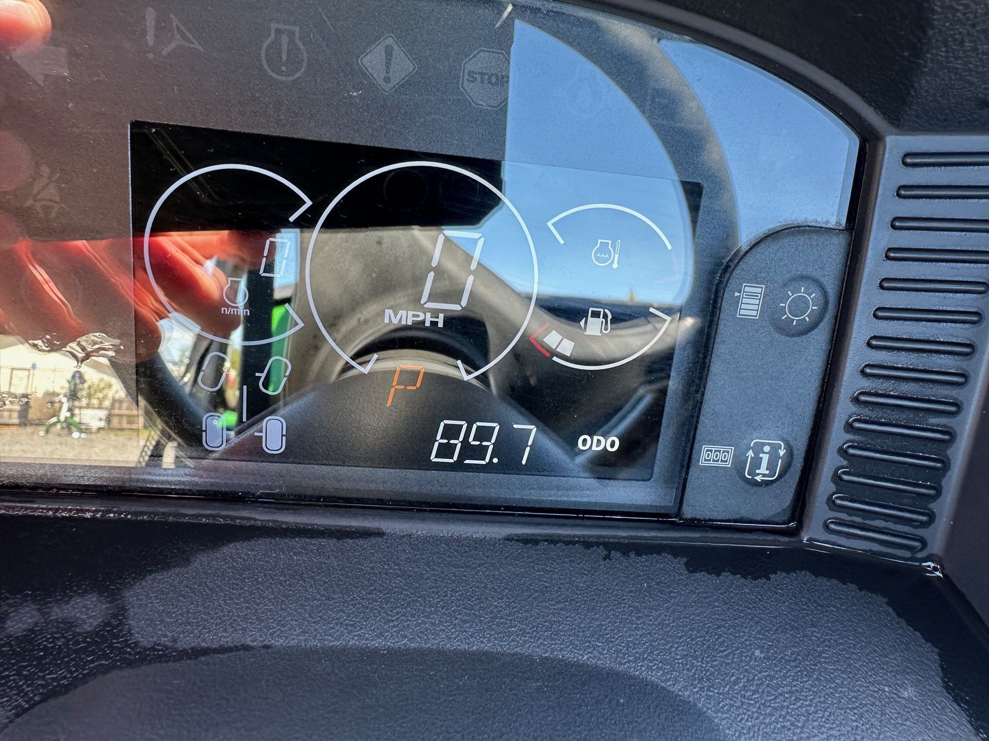 2023 John Deere 590E