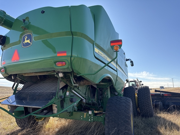 2023 John Deere S780