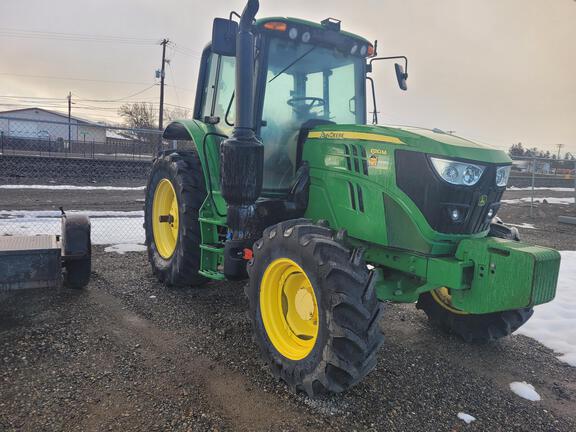 2017 John Deere 6110M