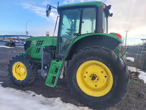 2017 John Deere 6110M