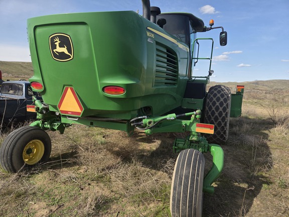 2014 John Deere W235