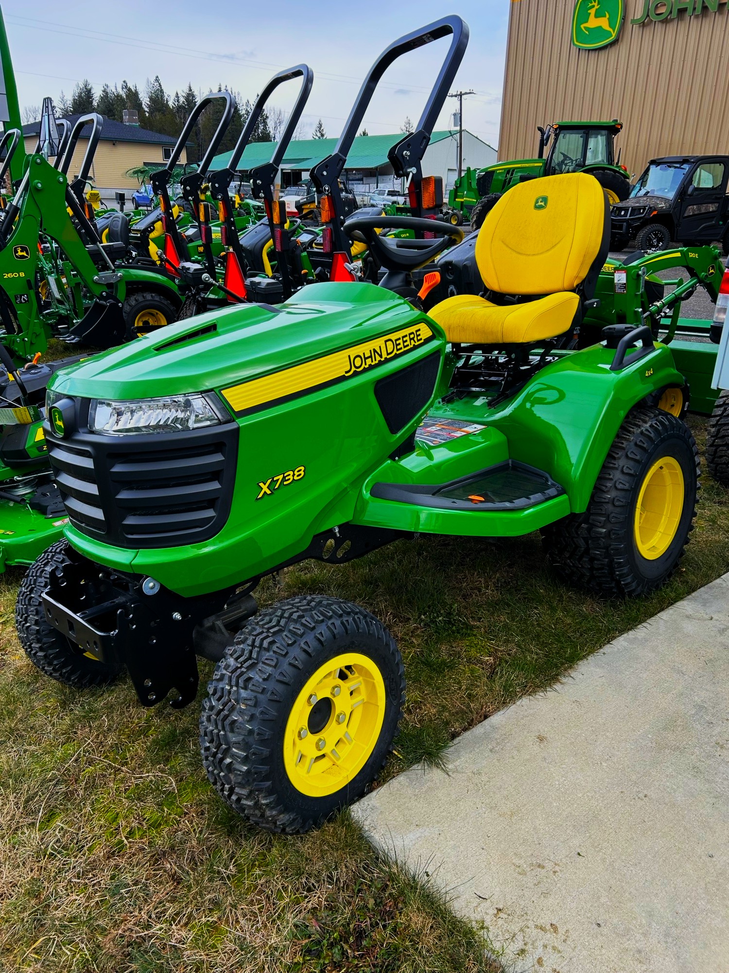 2024 John Deere X738