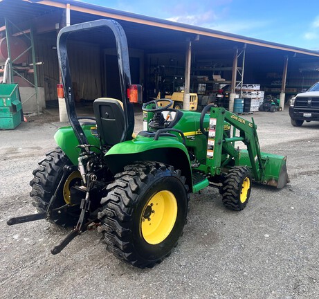 2000 John Deere 4200