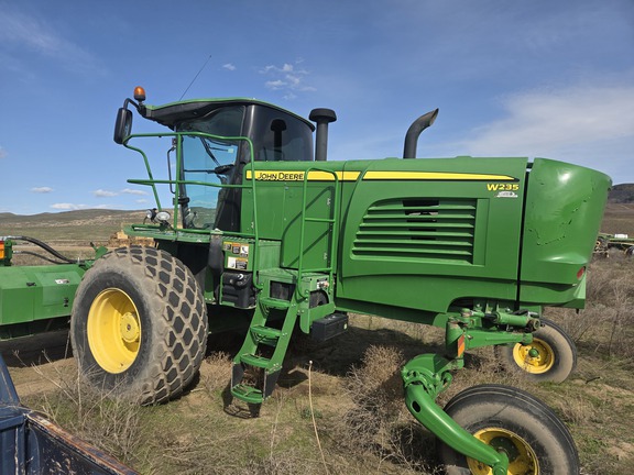 2014 John Deere W235